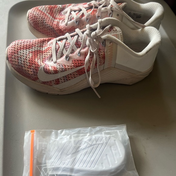 Nike Metcon 6 Desert Sand Orange Cross Fit Training Shoes - Picture 2 of 4